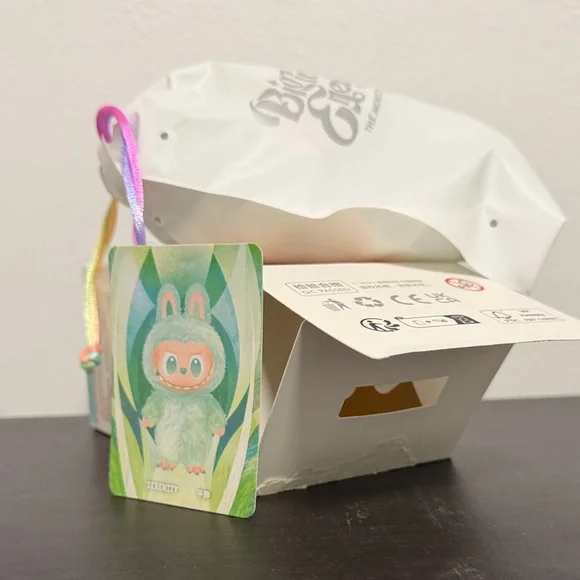 Pop Mart Big Into Energy Serenity Confirmed Labubu - Picture 4 of 4